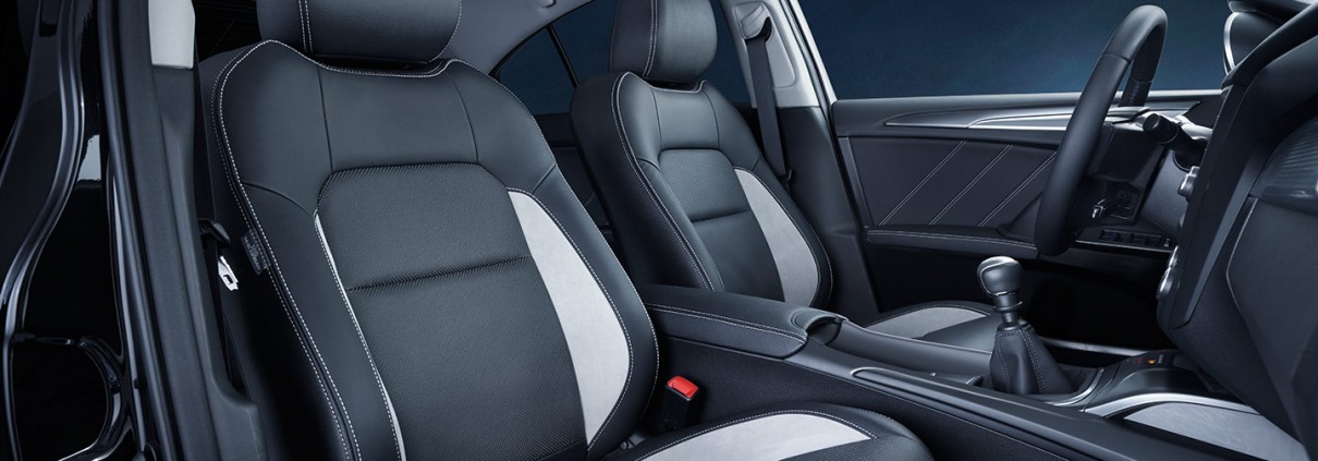 Avensis-seat_tcm-2015-307267