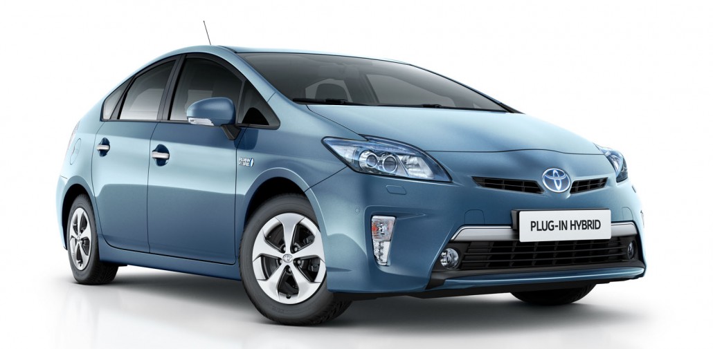 toyota-prius-plugin-2012-exterior-tme-004-full_tcm-2015-44044